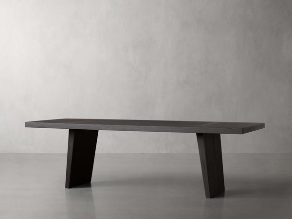 Panta Dining Table